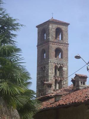 Il campanile crollato distrugge una casa: ​parrocchia deve pagare 122 mila euro 