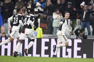 La Juventus batte 2-1 il Parma nel segno di CR7. Inter a meno quattro