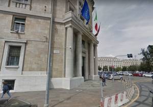 88enne strangola la moglie malata e tenta il suicidio