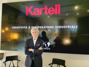 Design etico e sostenibile, Kartell lancia il manifesto: plastica e legno per l'arredo "green"