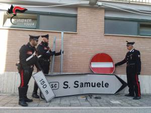 Cerignola, ruba i segnali stradali: arrestato