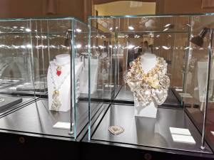 Homi Fashion&Jewels racconta in una mostra il cuore come simbolo del gioiello moda