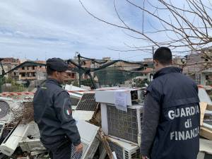 Scoperta una discarica con materiale nocivo: denunciato un imprenditore