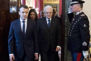 Ora il Quirinale "isola" Conte e parte dall'asse con Macron