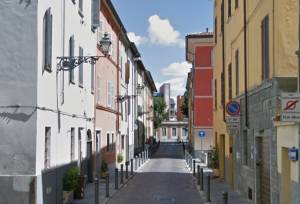 Parma, fermato per un controllo, nigeriano aggredisce i carabinieri