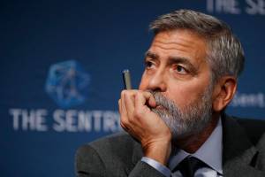 "Non è più quello di una volta". Anche George Clooney scarica Biden