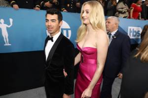 Sophie Turner e Joe Jonas comprano giocattoli, gravidanza in vista?