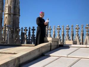 Coronavirus, Arcivescovo Delpini prega dalle terrazze del Duomo