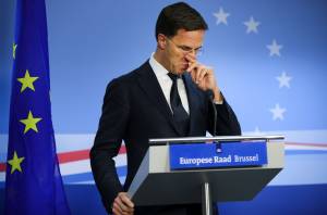 Unione europea, ora la Francia bacchetta l'Olanda per il blocco