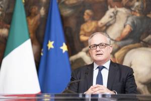 La "magia" del governo. Il ministro Gualtieri  fa sparire il contante