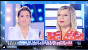 Antonella Elia a Live non è la D’Urso: “Non sono molto fiera di tutto quello che ho mostrato”