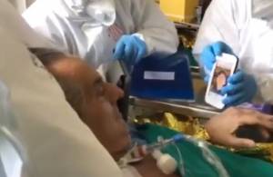 Eros Ramazzotti "abbraccia" il malato di coronavirus in terapia intensiva 