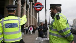 Orrore a Londra: trovati due bimbi accoltellati a morte