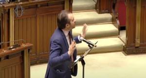 Conte interviene in Aula: la protesta di FdI e della Lega