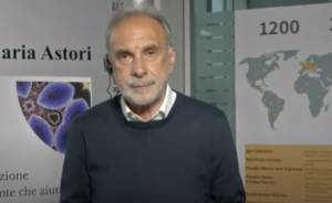 Coronavirus, Remuzzi: “I nuovi positivi non sono contagiosi, stop alla paura”