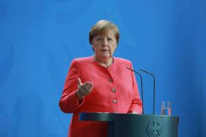 Giallo sulle parole di Merkel. Che cosa ha detto sull'euro 