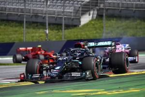 La F1 è ostaggio di Mercedes nere e rosa