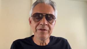 Bocelli pentito. "Scusatemi il negazionismo è sbagliato"