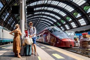 Regole su treni e aerei. Il Cts prepara la stretta: rischio caos nei cieli