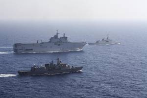 Ora la Grecia schiera la flotta: navi pronte a fermare Erdogan