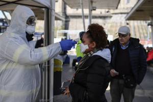 No alla quarantena breve. Ipotesi treni pieni all'80%