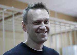 Rischia fino a 3 anni di prigione. I russi: "È una canaglia politica"