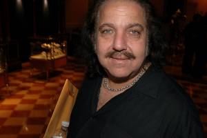 Il re del porno Ron Jeremy è nei guai: rischia 250 anni di galera