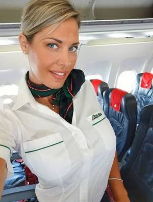 Laura D'Amore, hostess italiana più seguita del mondo 