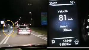 Di notte e senza casco: la folle corsa del monopattino a 80 km all'ora