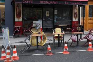 L'Europa ha paura, record di casi in Francia. A Parigi troppi ricoverati: gli ospedali in crisi