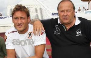 Totti e Ilary contagiati:  il Covid 20 giorni fa si portò via papà Enzo