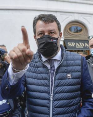 I giudici all'attacco sull'immigrazione. Salvini alla sbarra pure per Open Arms