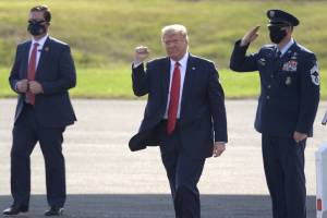 Intimidazioni e riconteggi. Trump gioca tutte le carte