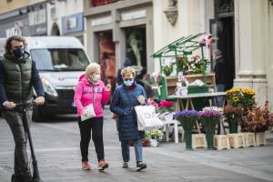 Negozi, ristoranti e passeggiate: cosa cambia in queste Regioni