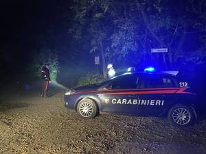 Un rave party nei boschi: così 30 ragazzi aggirano il coprifuoco anti Covid