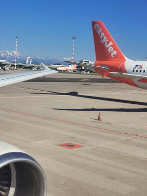 EasyJet taglia flotta e voli l'effetto Covid pesa su conti e investimenti