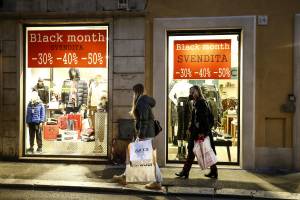 La spinta dei commercianti (anche nelle zone rosse)