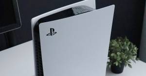 Playstation 5, una strana macchia appare sulla scocca