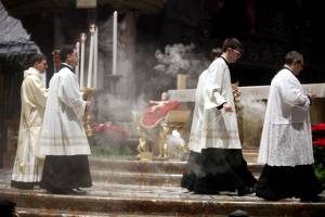 "Gesù nasca due ore prima..." Il sacerdote 'scomunica' Boccia