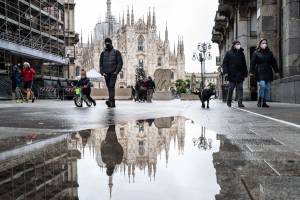 "Inutile un mese di lockdown". Quanto durerà la nuova stretta