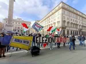 "Venga in Aula o stop ai lavori". Rivolta anti Conte in parlamento