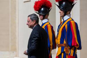 Draghi "irrompe" in Vaticano: cosa succede nei Sacri Palazzi