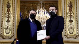 "Torturato e assassinato dall'esercito francese". Macron ammette il crimine sul leader algerino