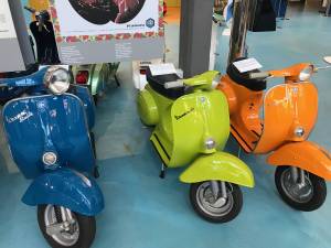 Settantacinque anni della Vespa: festa mesta. Ma il futuro può essere roseo