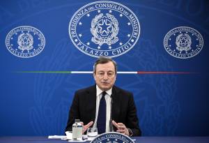 Draghi vuole cambiare passo. Basta sussidi, ora la crescita