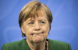 Revocato il lockdown. La Merkel chiede scusa