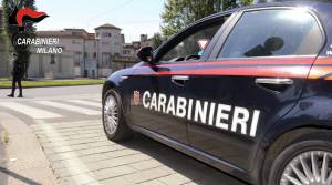 "Lì grigliano in casa...". Arrivano i carabinieri e multano sei persone