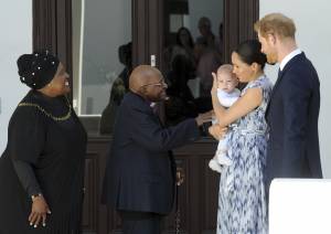 Harry ha ingannato Meghan? Spunta la verità sulla Corona