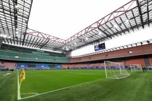 I tifosi tornano allo stadio e nei palazzetti 