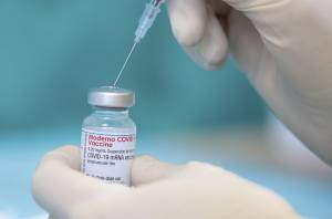 Il vaccino e il richiamo dopo la seconda dose: come sarà il post pandemia